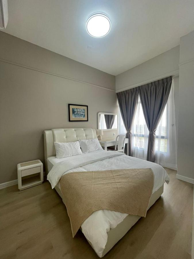 Instay Leisure Mahkota With Sea/Pool View Malacca Exterior photo